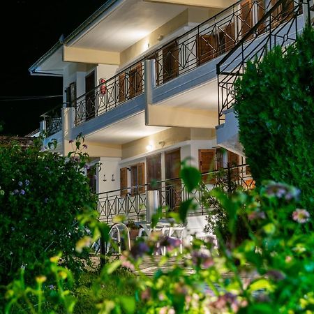 Hotel Sarikas Полихроно Екстериор снимка