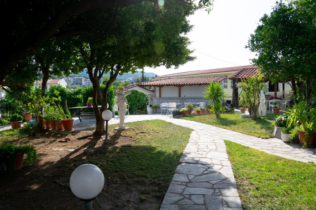 Hotel Sarikas Полихроно Екстериор снимка