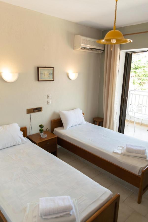 Hotel Sarikas Полихроно Екстериор снимка