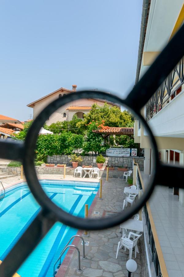 Hotel Sarikas Полихроно Екстериор снимка