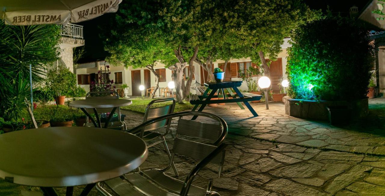 Hotel Sarikas Полихроно Екстериор снимка