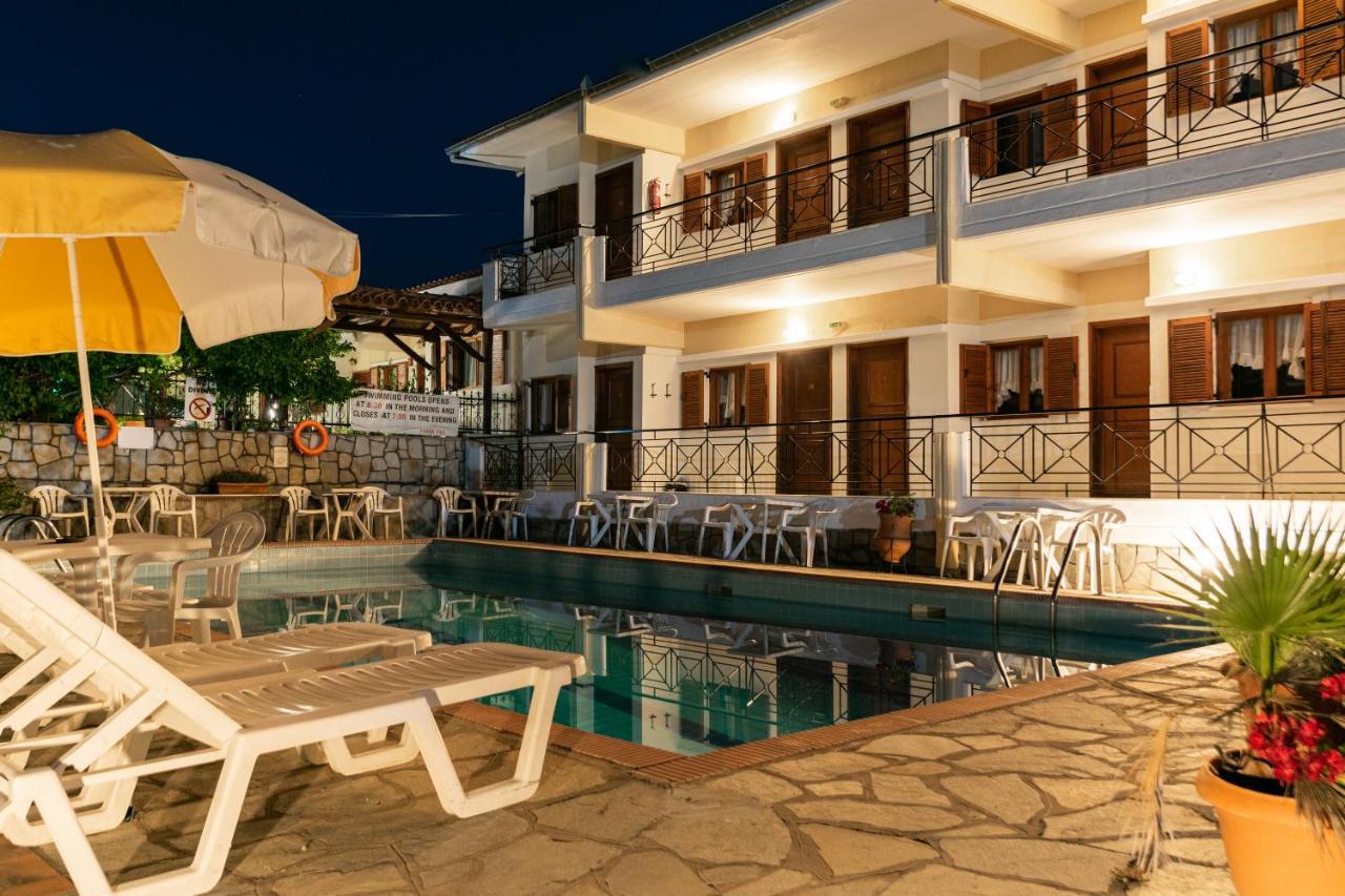 Hotel Sarikas Полихроно Екстериор снимка