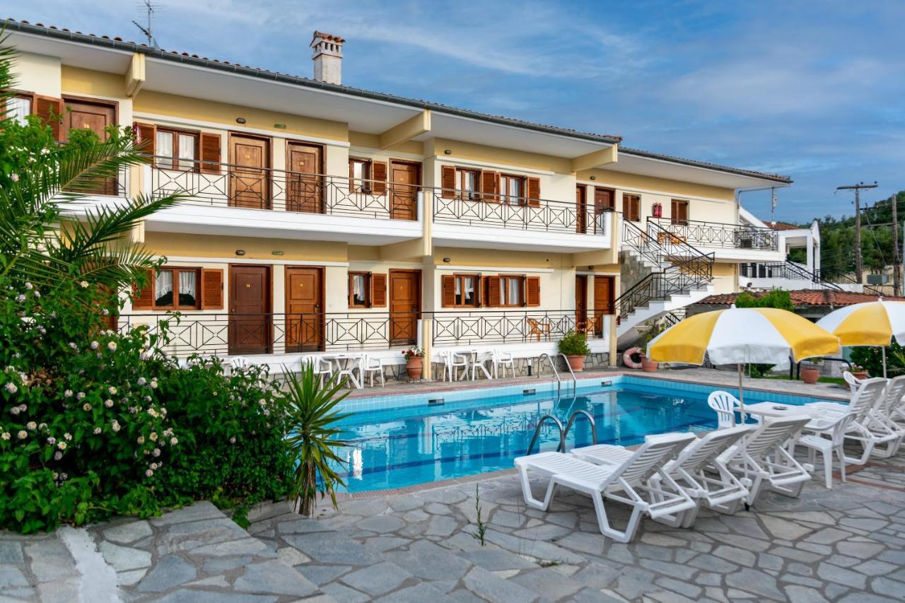 Hotel Sarikas Полихроно Екстериор снимка