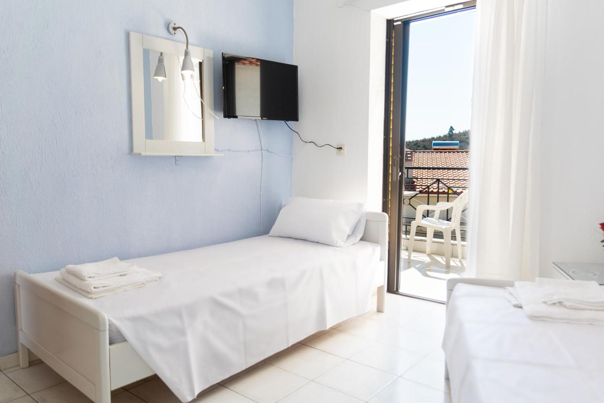 Hotel Sarikas Полихроно Екстериор снимка