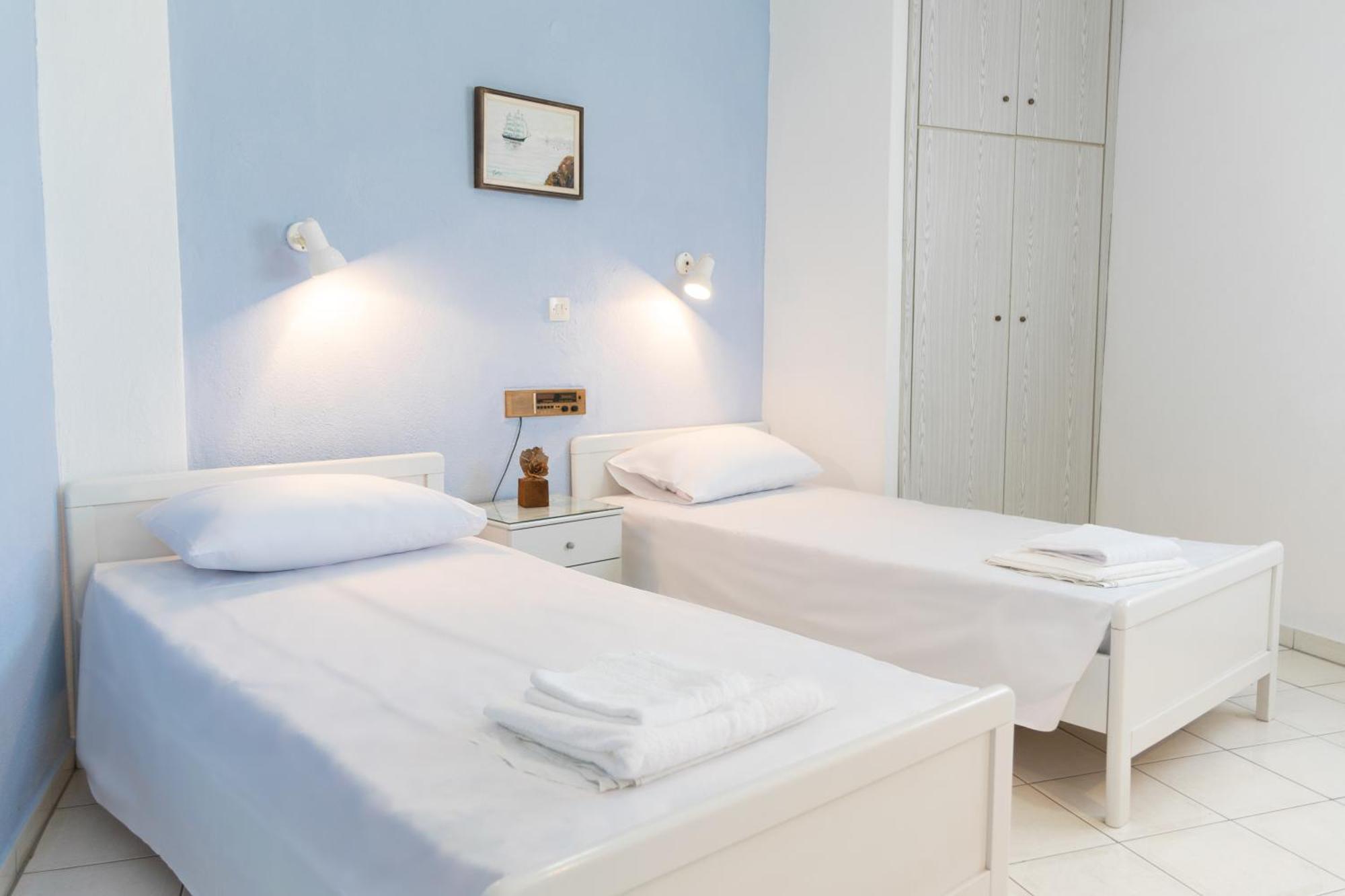 Hotel Sarikas Полихроно Екстериор снимка