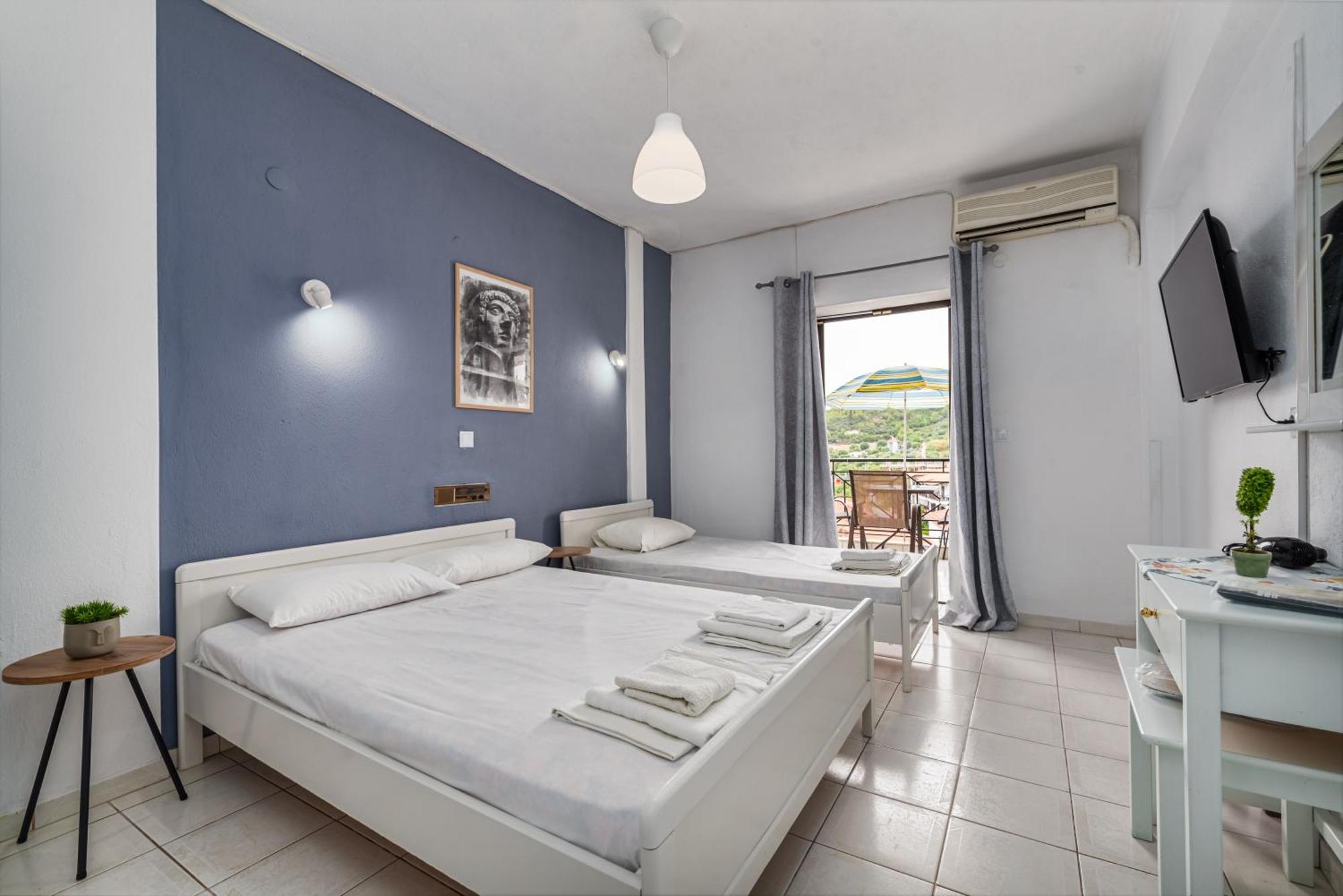 Hotel Sarikas Полихроно Екстериор снимка
