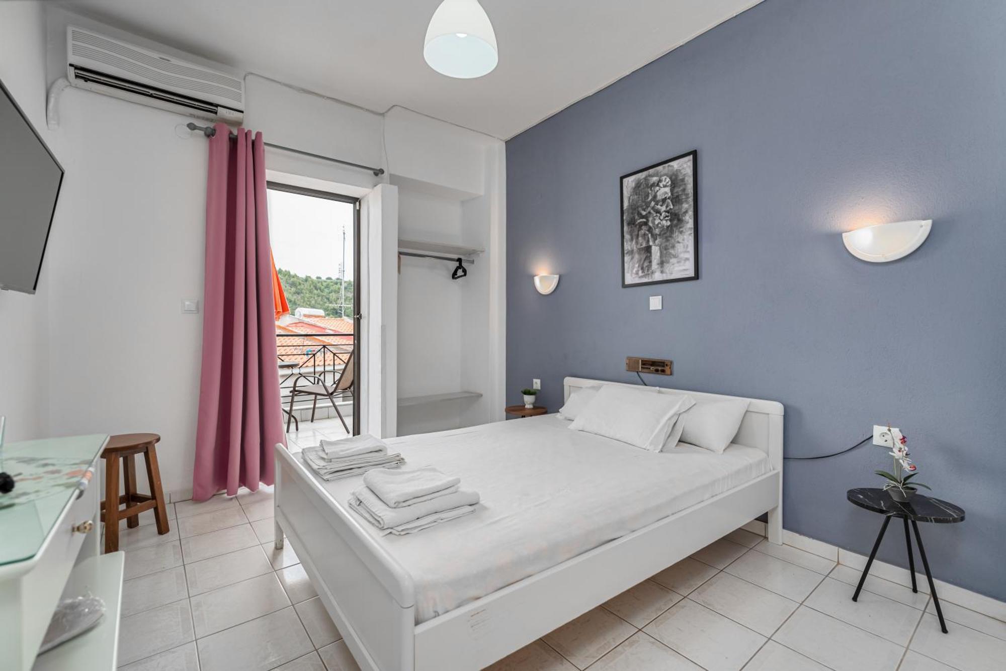 Hotel Sarikas Полихроно Екстериор снимка